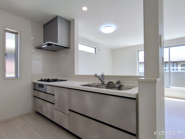 さいたま市見沼区大字小深作の新築戸建てキッチン写真 2025年7月31日撮影