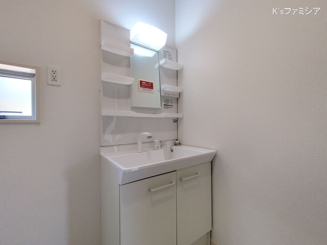 さいたま市見沼区大字小深作の新築戸建て洗面所写真 2025年7月31日撮影