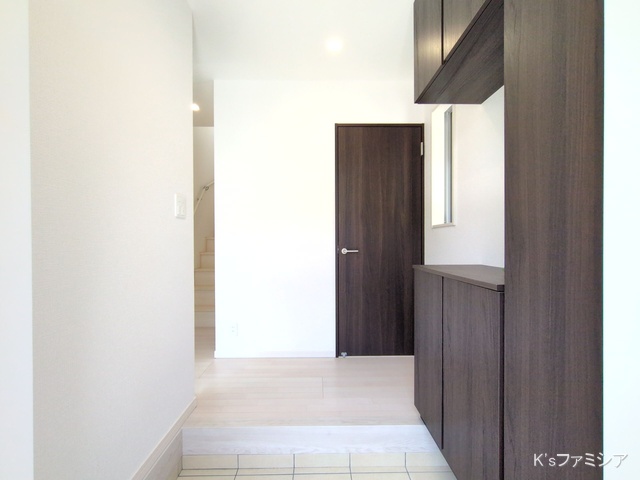 さいたま市見沼区大字小深作の新築戸建て玄関写真 2025年7月31日撮影