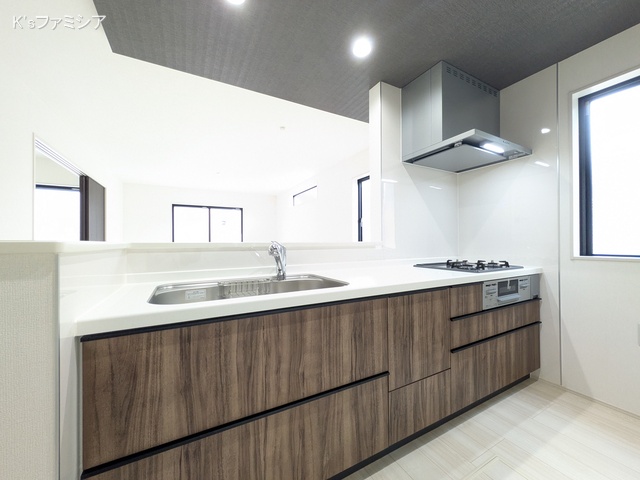 桶川市大字加納の新築戸建てキッチン写真 2025年9月12日撮影