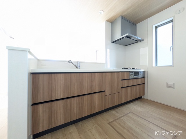 桶川市大字加納の新築戸建てキッチン写真 2025年8月7日撮影