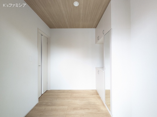 桶川市大字加納の新築戸建て玄関写真 2025年8月7日撮影