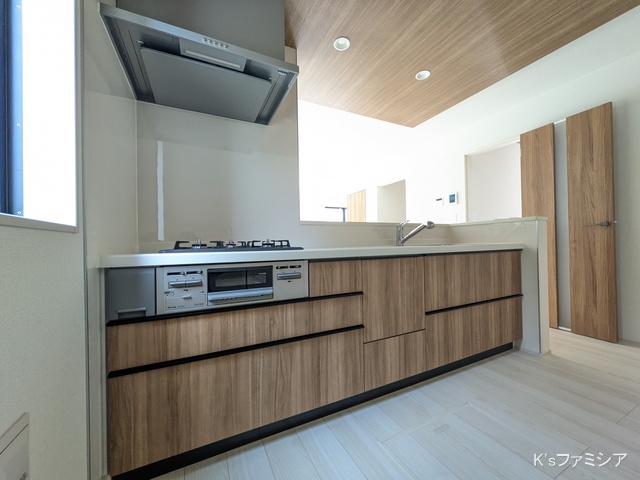 桶川市大字加納の新築戸建てキッチン写真 2025年7月31日撮影