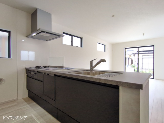 さいたま市岩槻区本丸１丁目の新築戸建てキッチン写真 2025年10月3日撮影