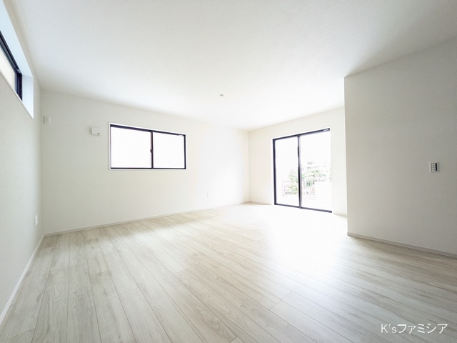 桶川市末広３丁目の新築戸建てリビング写真 2025年10月9日撮影