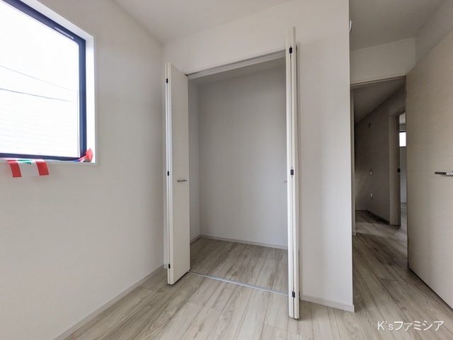 桶川市末広３丁目の新築戸建て収納(ウォークインクローゼット)写真 2025年10月9日撮影