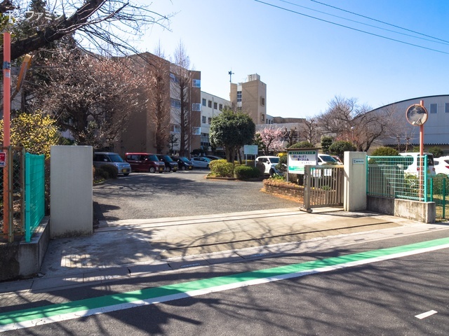 桶川市立桶川東中学校　距離650m