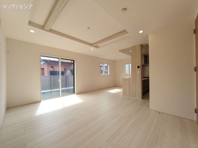 さいたま市岩槻区府内１丁目の新築戸建てリビング写真 2025年9月29日撮影