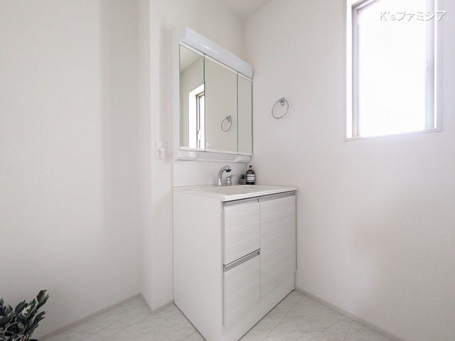 上尾市大字瓦葺の新築戸建て洗面所写真 2025年11月10日撮影