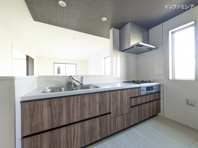 上尾市大字瓦葺の新築戸建てキッチン写真 2025年11月10日撮影