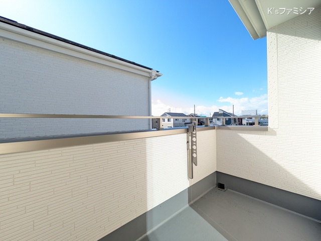 上尾市大字瓦葺の新築戸建てバルコニー写真 2025年11月10日撮影