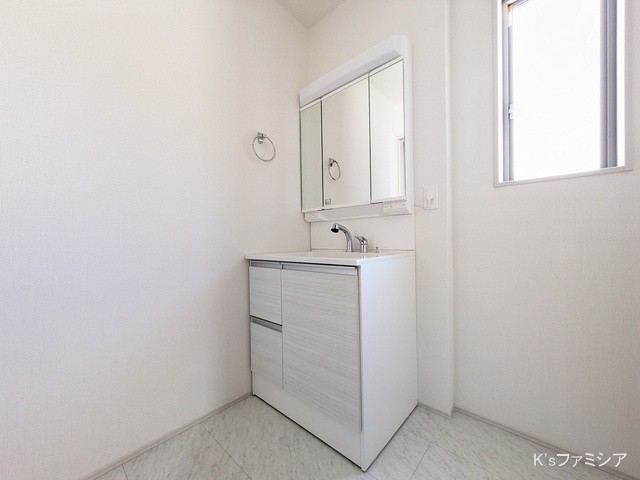 上尾市大字瓦葺の新築戸建て洗面所写真 2025年11月10日撮影