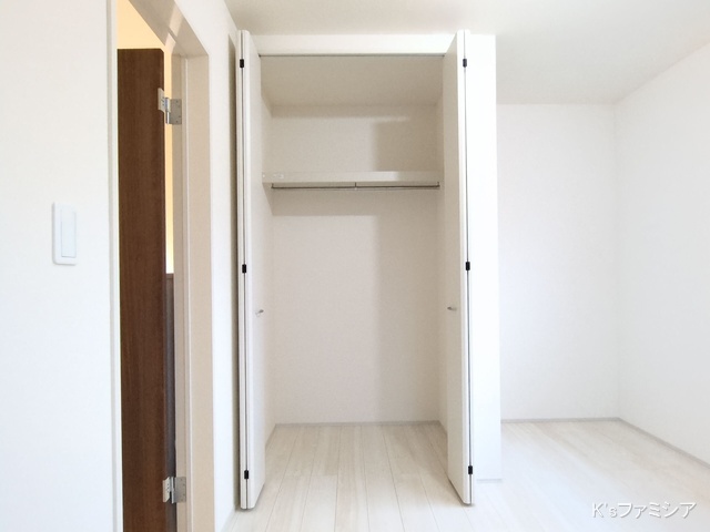 さいたま市岩槻区城町２丁目の新築戸建て収納(ウォークインクローゼット)写真 2025年10月31日撮影