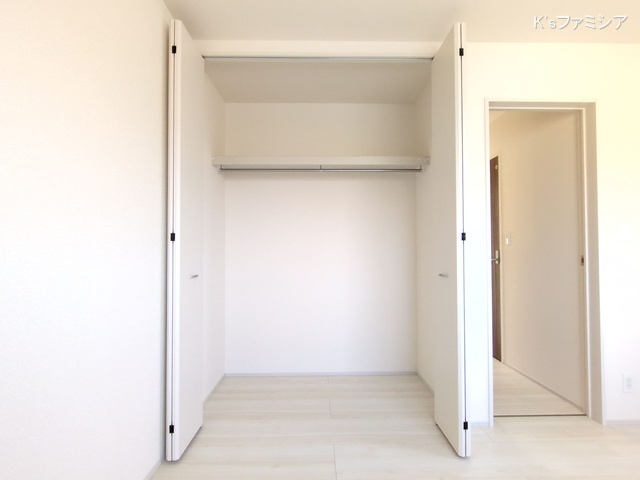 さいたま市岩槻区西原台２丁目の新築戸建て収納(ウォークインクローゼット)写真 2025年11月27日撮影