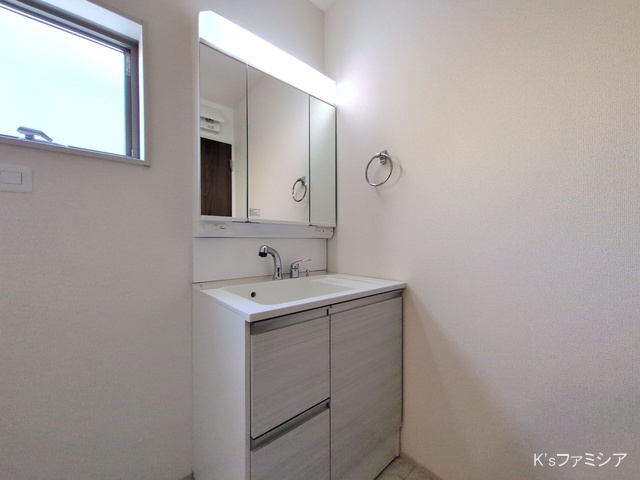 さいたま市岩槻区西原台２丁目の新築戸建て洗面所写真 2025年11月27日撮影