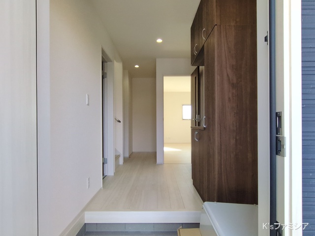 さいたま市岩槻区西原台２丁目の新築戸建て玄関写真 2025年11月27日撮影