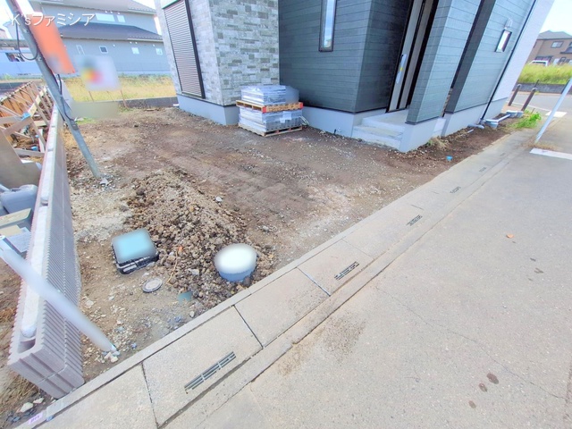 北足立郡伊奈町内宿台５丁目の新築戸建て外構写真 2025年10月27日撮影