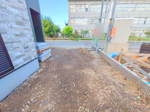 北足立郡伊奈町内宿台５丁目の新築戸建て外構写真 2025年10月27日撮影