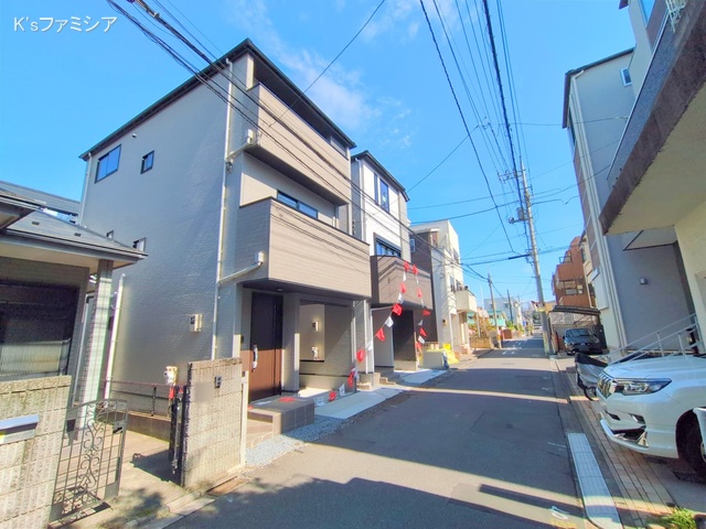 さいたま市緑区太田窪１丁目の新築戸建て完成写真 2025年10月2日撮影