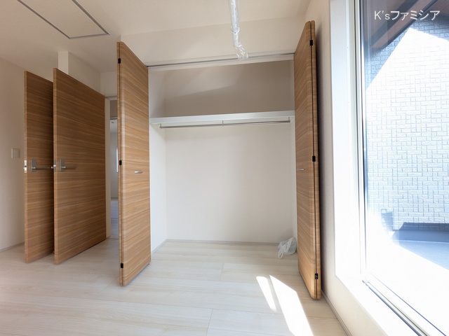 上尾市原市北１丁目の新築戸建て収納(ウォークインクローゼット)写真 2025年10月24日撮影