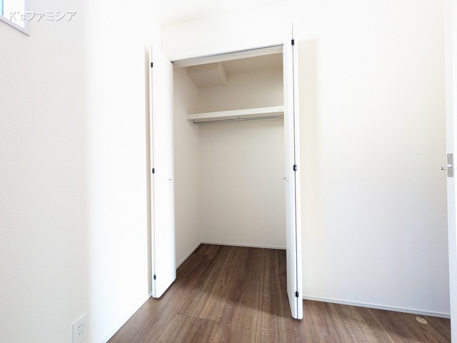 北足立郡伊奈町中央４丁目の新築戸建て収納(ウォークインクローゼット)写真 2025年11月14日撮影