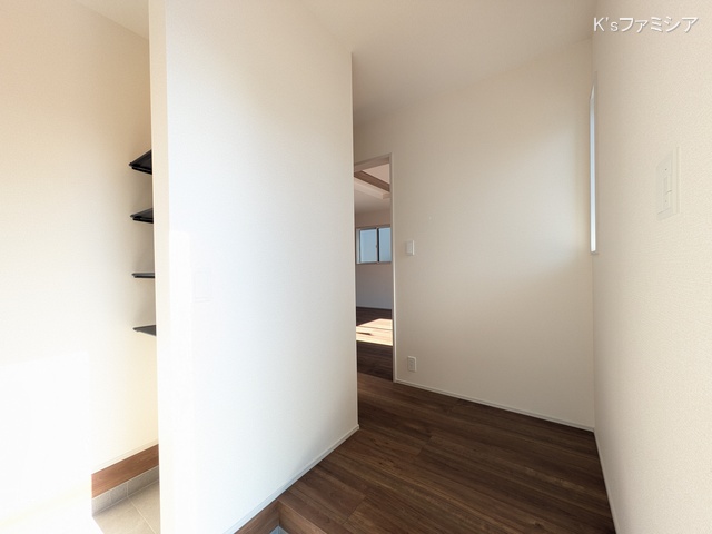 北足立郡伊奈町中央４丁目の新築戸建て玄関写真 2025年11月14日撮影